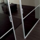 Particolare porte vetro alluminio scorrevoli con traversi strutturali-1500 Particolare porte vetro alluminio scorrevoli con traversi strutturali-1500