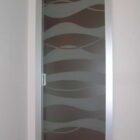Porta alluminio MITIKA 45 scorrevole decoro nuvole vetro acidato (3)-1000