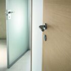 MITIKA BATTENTE ALLUMINIO VETRO E LEGNO MITIKA BATTENTE ALLUMINIO VETRO E LEGNO