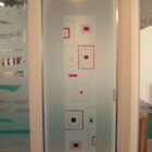 PORTA VETRO ALLUMINIO COLOR ACCIAIO  SCORREVOLE ESTERNO MURO MITIKA DECORO QUADRIA